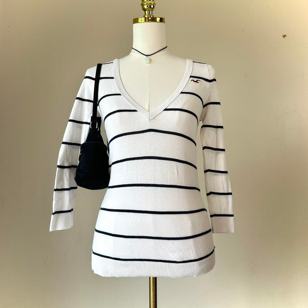 Y2K Hollister White & Navy Striped 1/2 Sleeve V Neck Sweater Top - Size Small